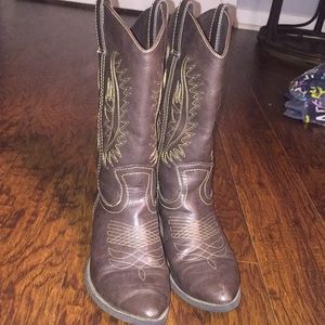 RAMPAGE COWBOY BOOTS